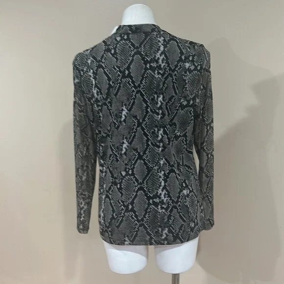 Badgley Mischka Gray and Black snake skin printFitted Blouse - Picture 3 of 8